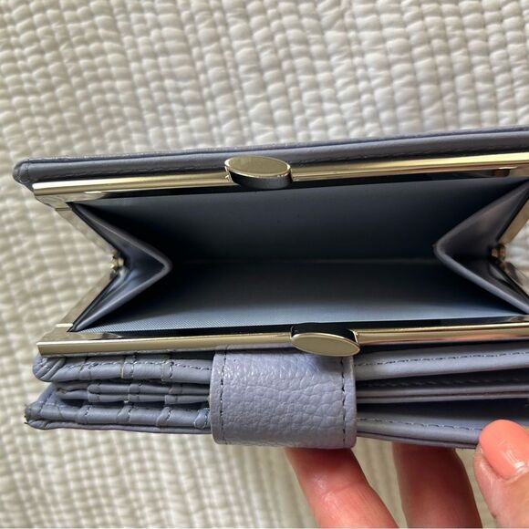 Safe Keeper Periwinkle Soft Genuine Leather Wallet Like New - Picture 6 of 9